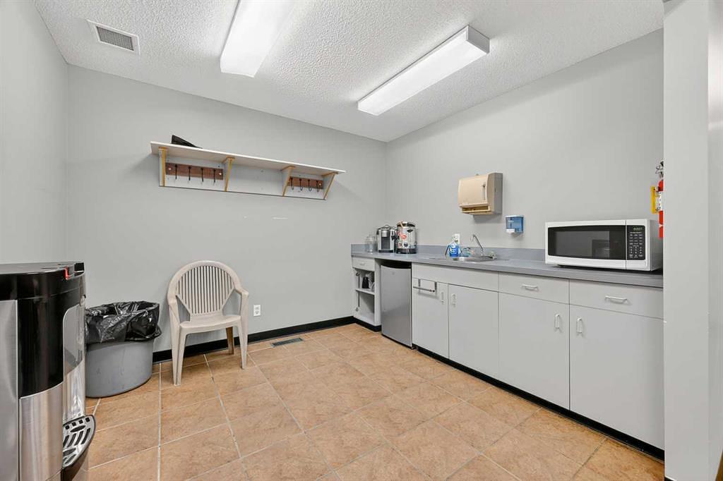 5402 44 Street, Lloydminster, AB