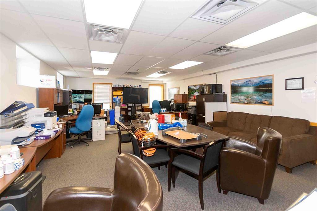 300e, Raymond, AB