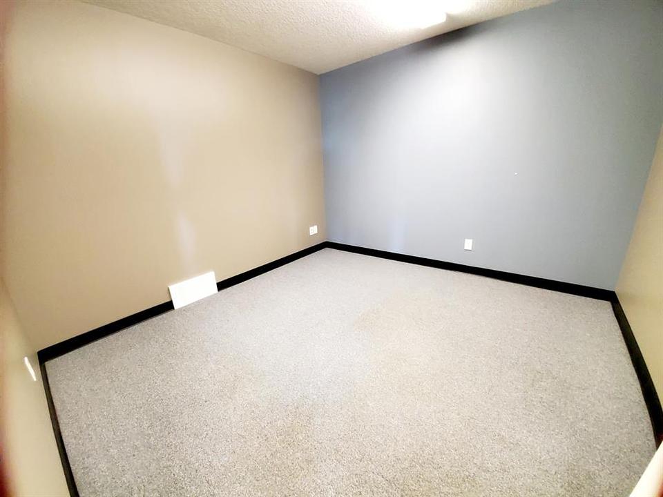 594058 - 125B range Road, Whitecourt, AB