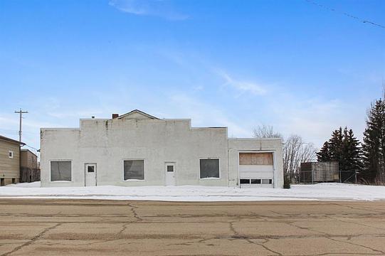 5019 52 Avenue, Viking, AB