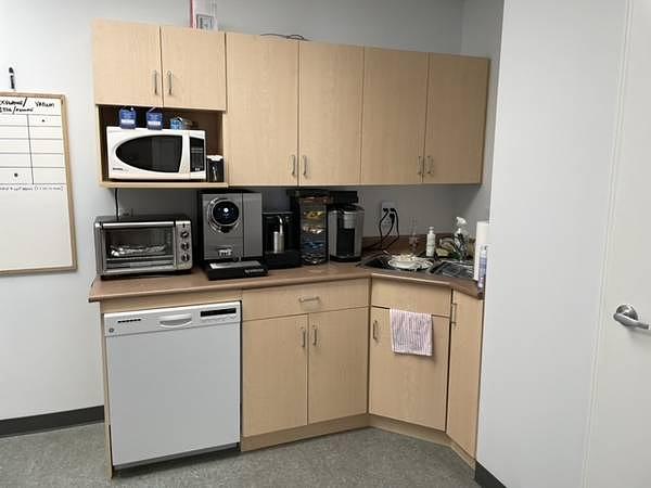 203 - 5668 192 St, Surrey, BC