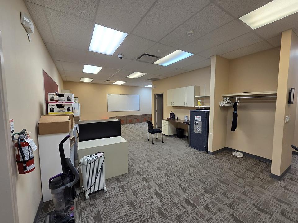 33258 South Fraser Way, Abbotsford, BC