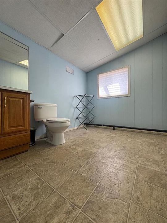B - 6223 48 Avenue, Camrose, AB