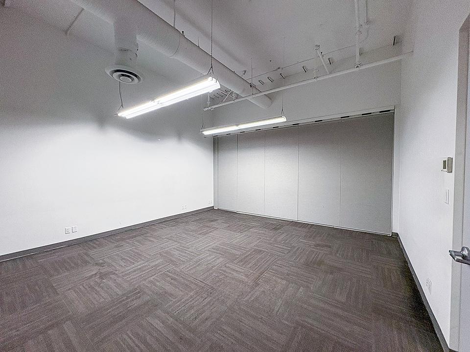 555 Richards St, Vancouver, BC