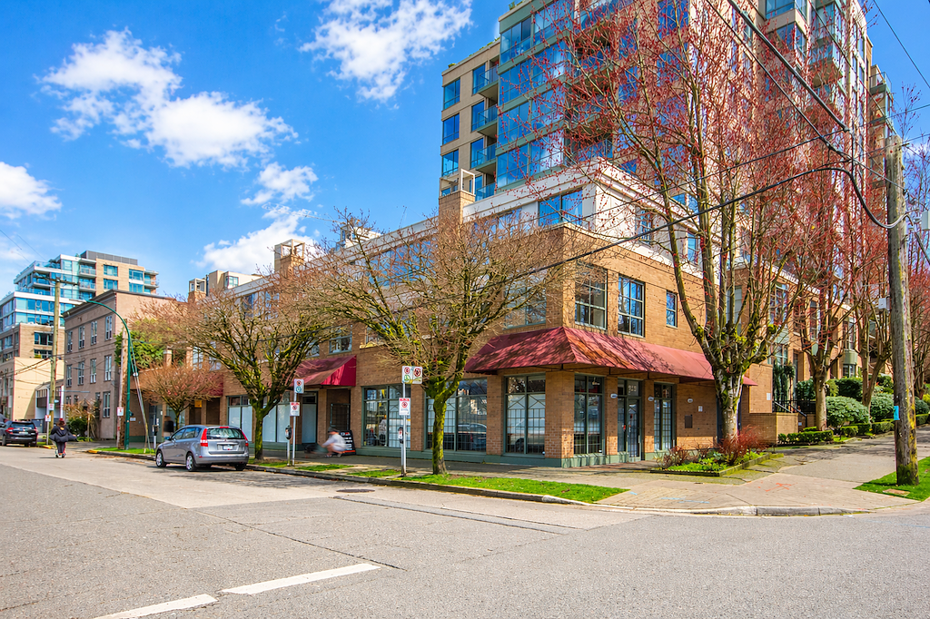 1672 West 6th Avenue, Vancouver, BC