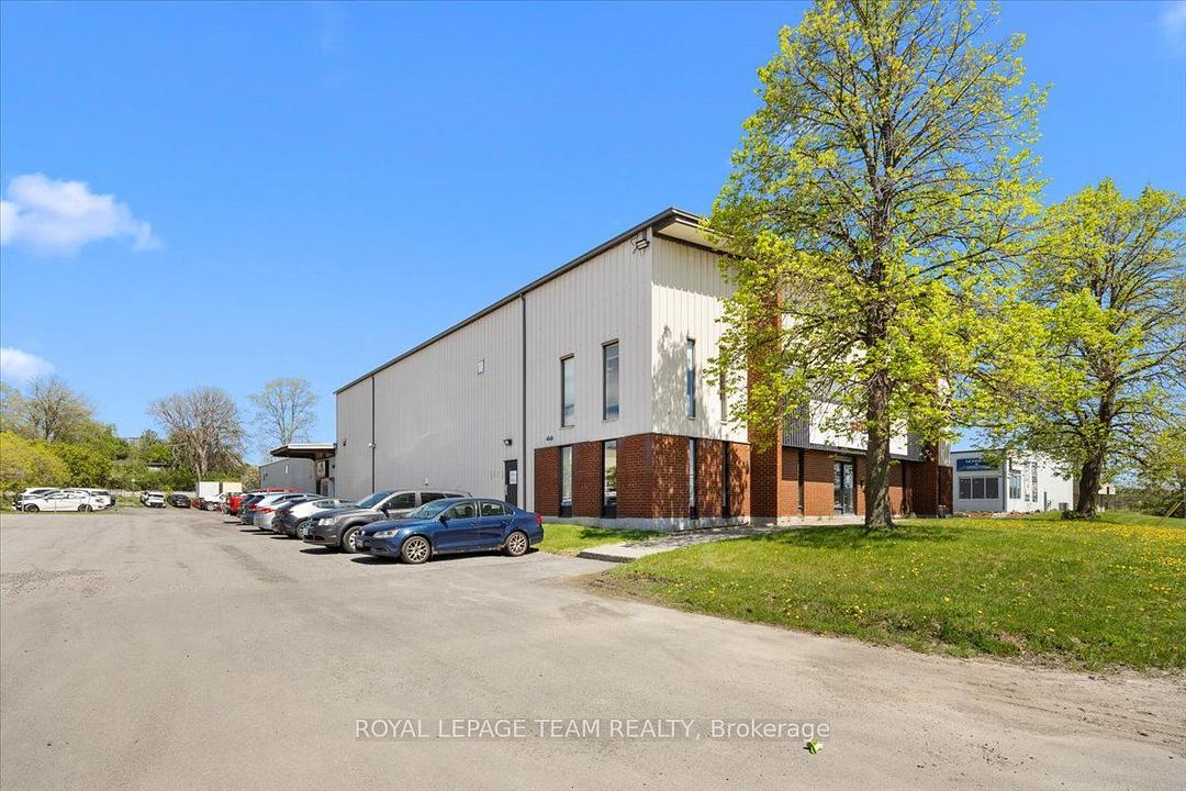 24 Edgewater Street, Ottawa, ON