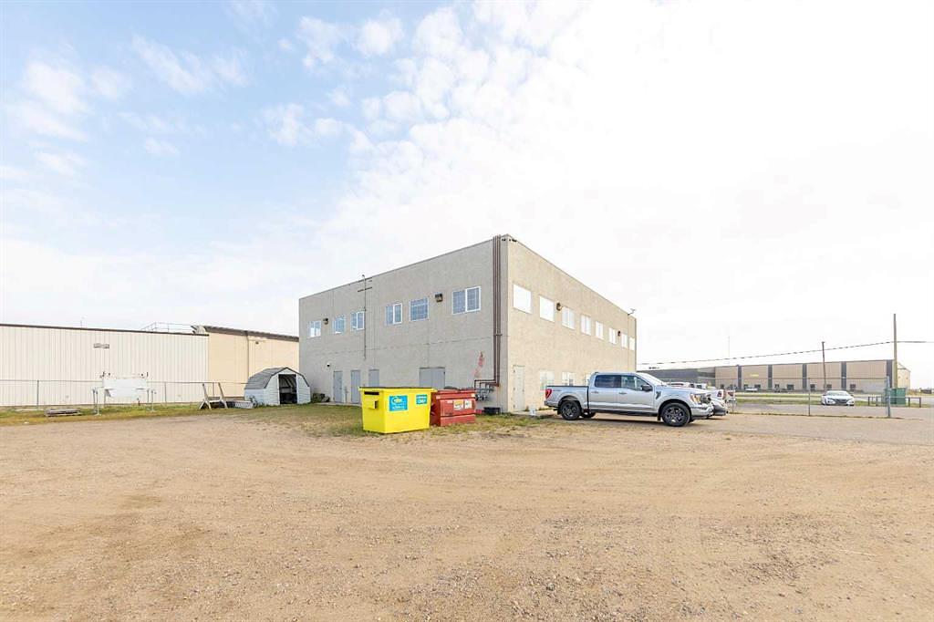 5912 50 Avenue, Lloydminster, AB