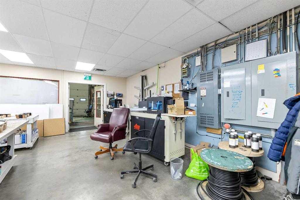 4852 50 Avenue Northeast, Calgary, AB