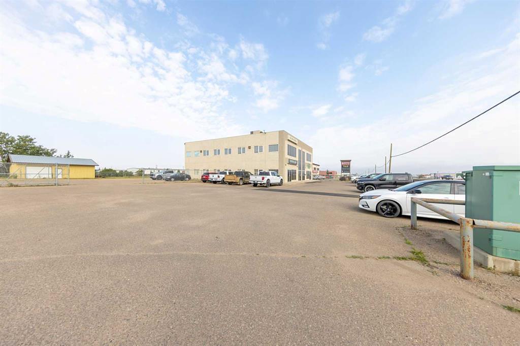 5912 50 Avenue, Lloydminster, AB