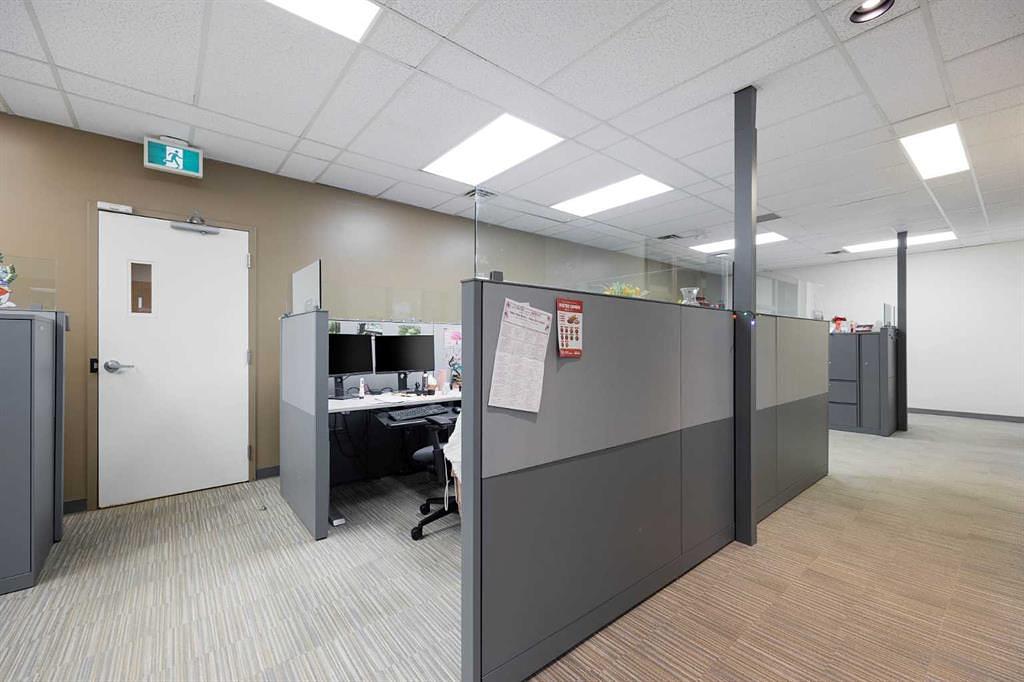 200 - 9816 Hardin Street, Fort McMurray, AB