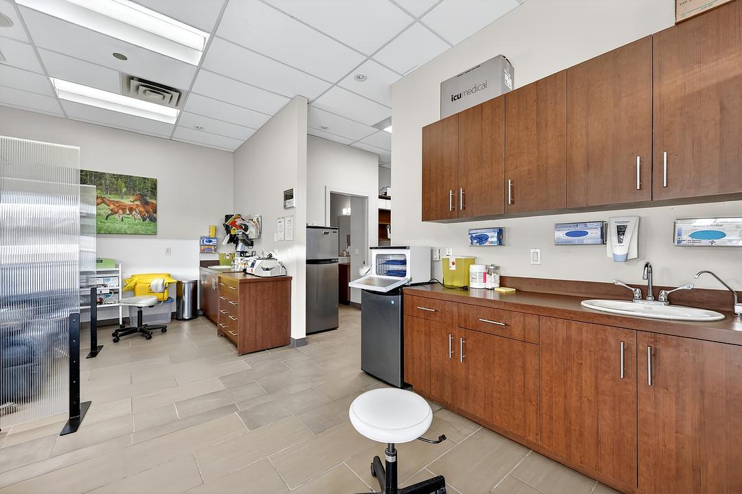 1910 20 Avenue Northwest, Calgary, AB