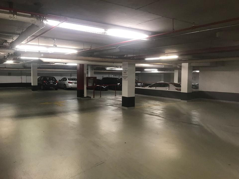 205 - 277 Lakeshore Road East, Oakville, ON