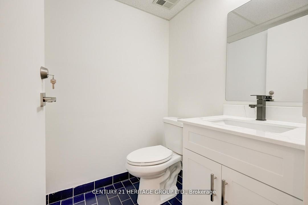 101 - 2900 Yonge Street, Toronto, ON