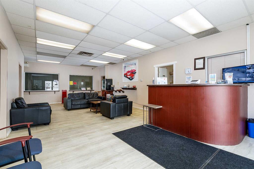 6104 67A Street, Red Deer, AB