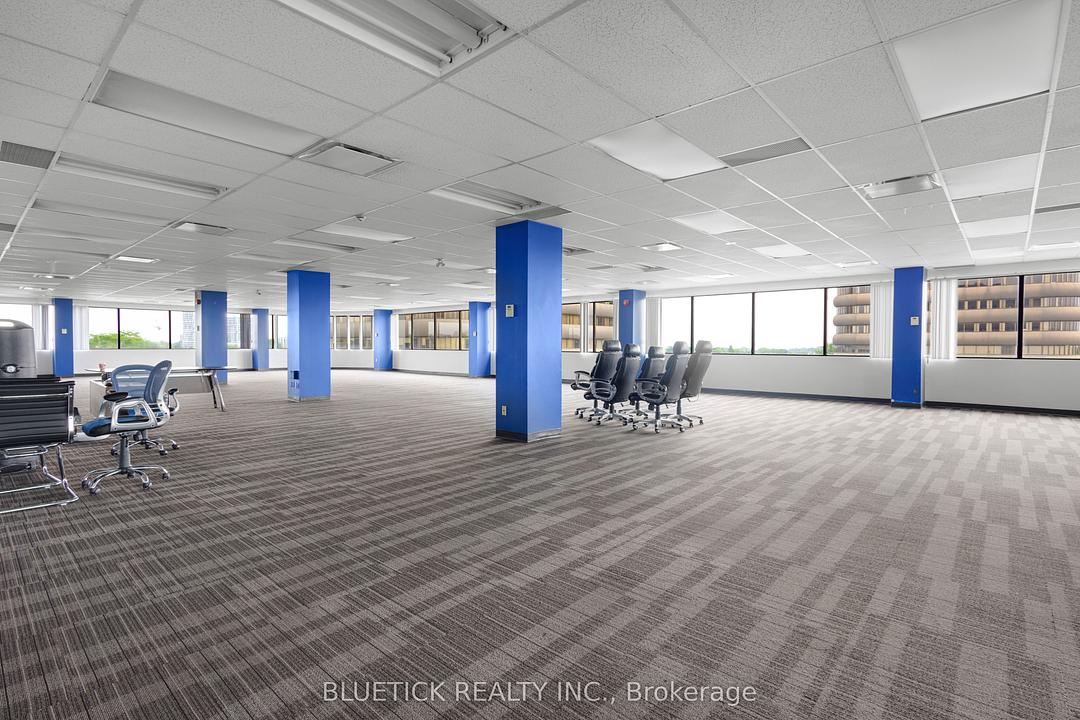 401 - 710 Dorval Drive, Oakville, ON
