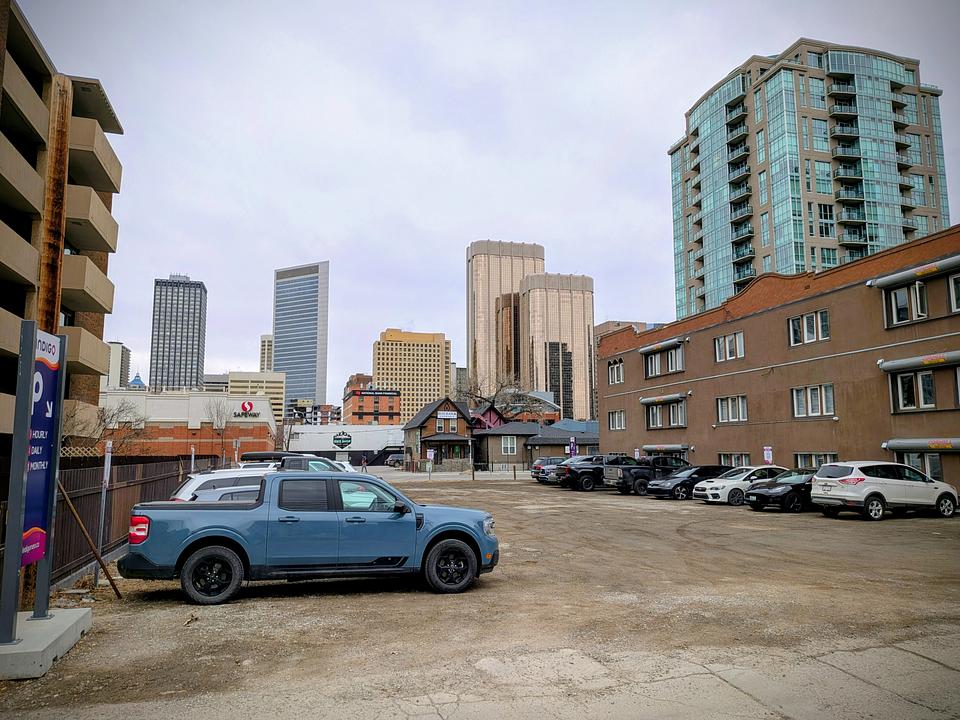 807 12 Avenue Southwest, Calgary, AB