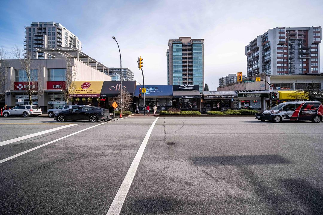 1598 Lonsdale Avenue, North Vancouver, BC