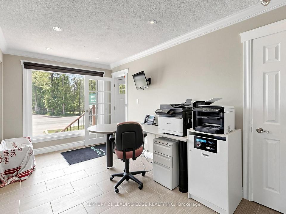 21 Metro Road South, Georgina, ON