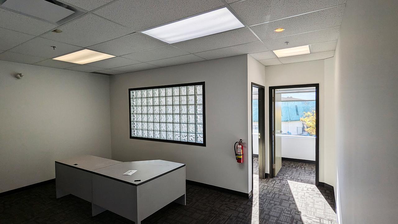 202 - 15261 Russell Avenue, White Rock, BC