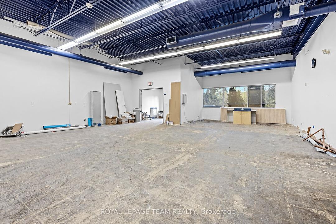 2490 Don Reid Drive, Ottawa, ON
