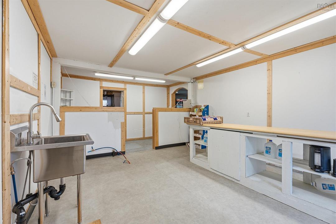 9645 Highway 8, Caledonia, NS
