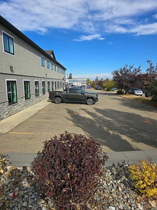 201 - 110 Pelican Place, Sylvan Lake, AB