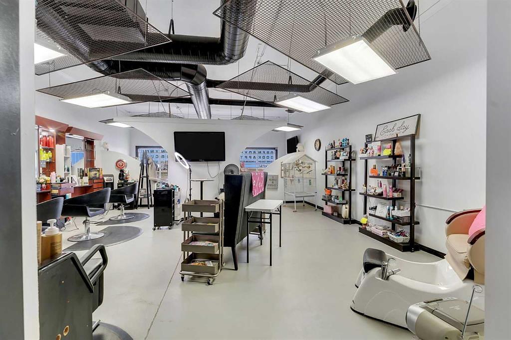 3 - 720 Centre Street North, Langdon, AB