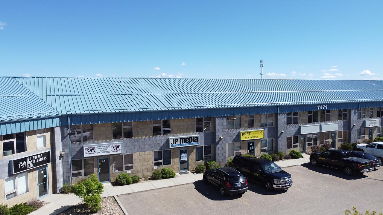 11 - 7471 Edgar Industrial Bend, Red Deer, AB