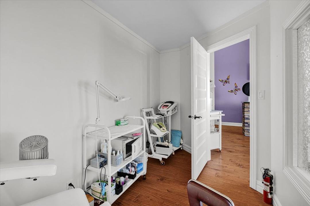 10016 164 Street Northwest, Edmonton, AB