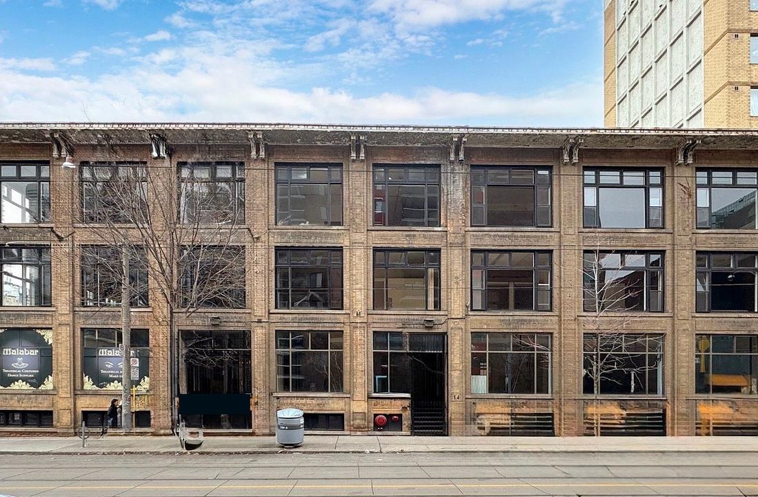 102 - 10 McCaul Street, Toronto, ON