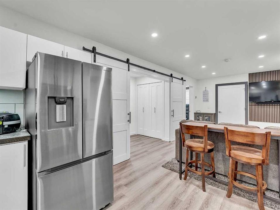 133 South Railway Avenue, Irvine, AB