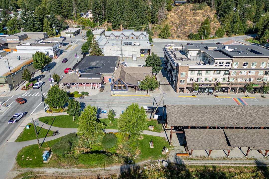 7439 Frontier Street, Pemberton, BC