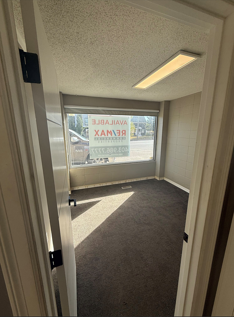 5912 54 Avenue, Red Deer, AB