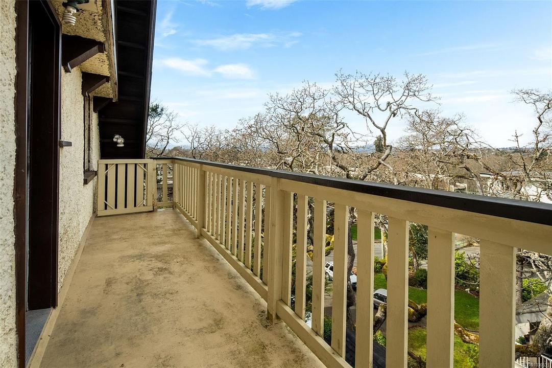 1043 Belmont Avenue, Victoria, BC