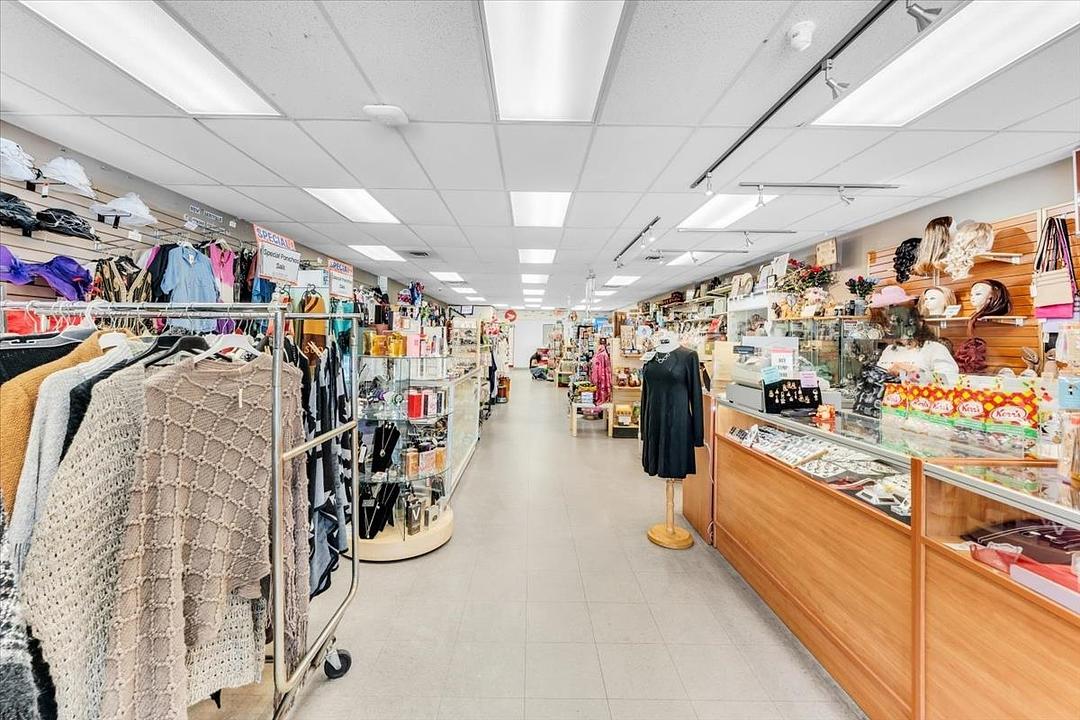1520 Lonsdale Avenue, North Vancouver, BC