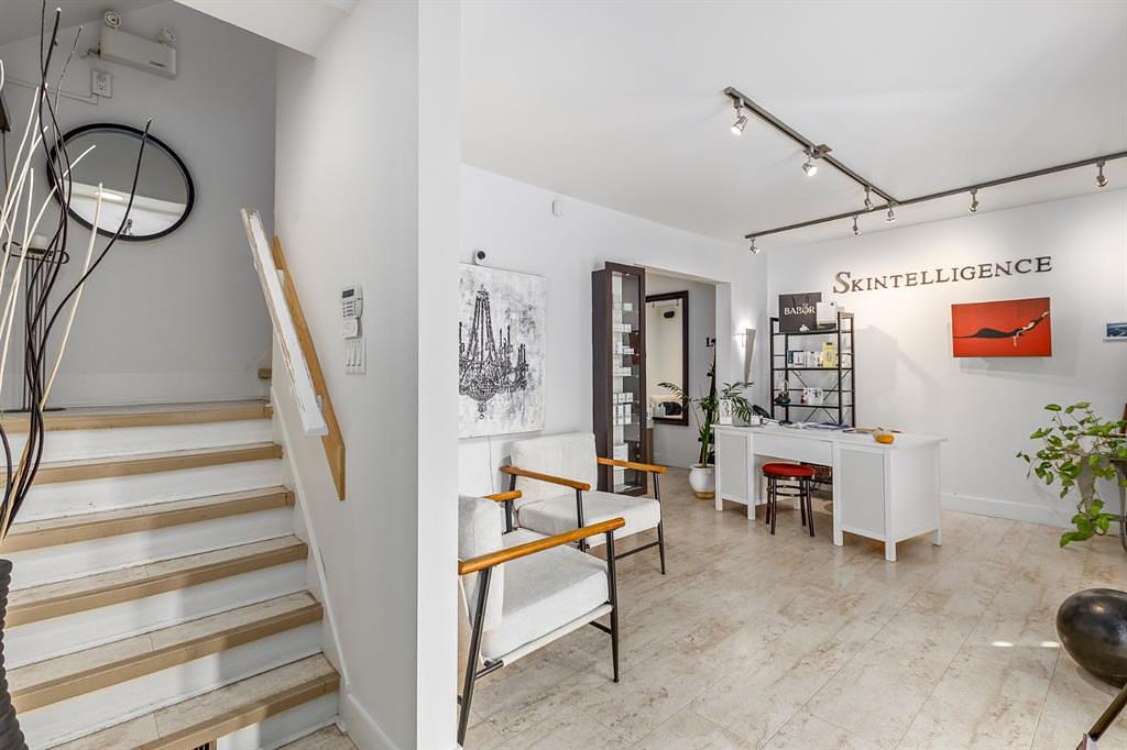 2032 34 Avenue Southwest, Calgary, AB