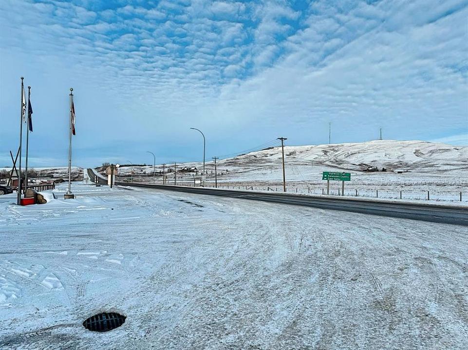 100 Morrison Road, Longview, AB