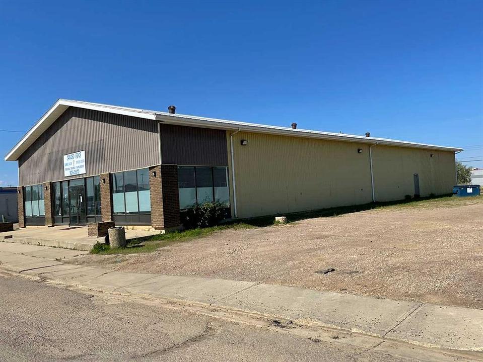 9902 98 Street, High Level, AB