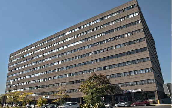 1625 Rue Chabanel Ouest, Montréal, QC