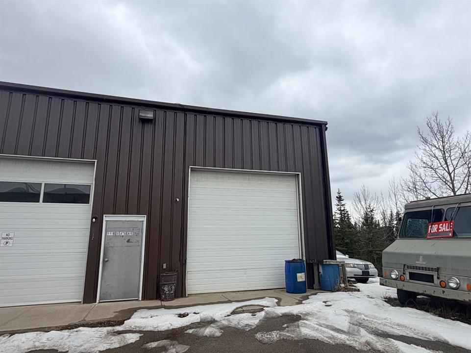 B - 111 Veats Avenue, Hinton, AB