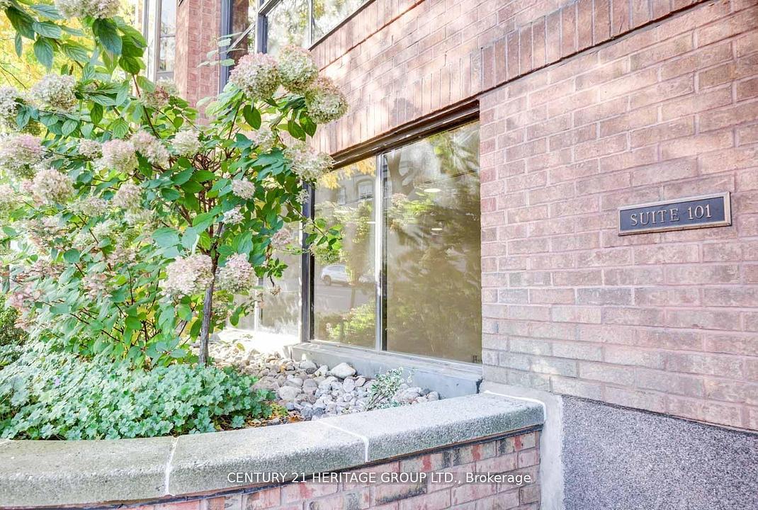 101 - 2900 Yonge Street, Toronto, ON