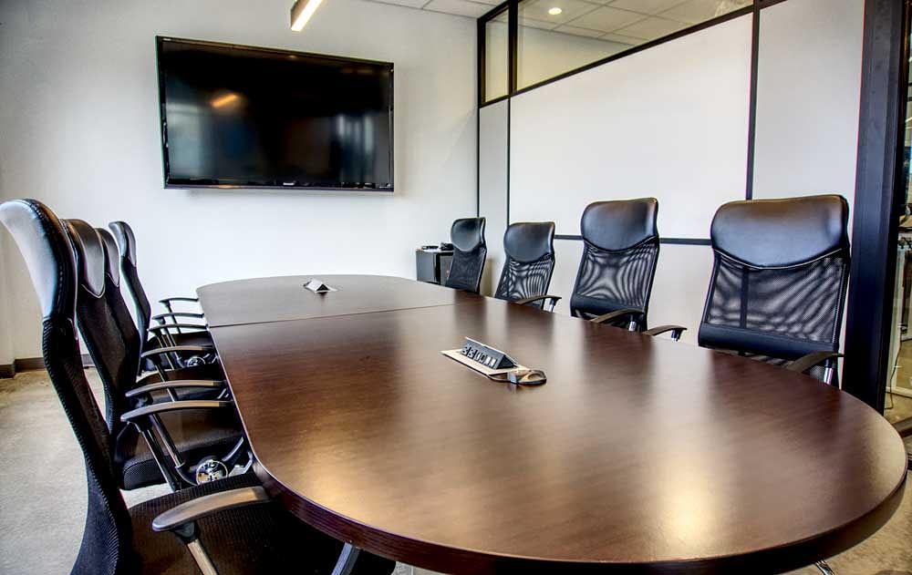 600 sqft Warehouse + Access to Coworking Space - 4030 8 St SE, Calgary, AB