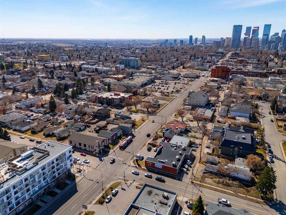 2018 Centre Street North, Calgary, AB