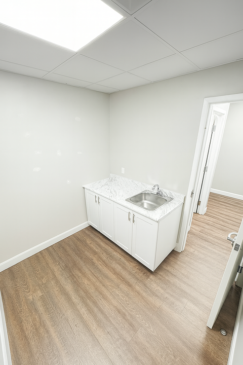 Ste 500/502/504 - 25 Charlton Avenue East, Hamilton, ON