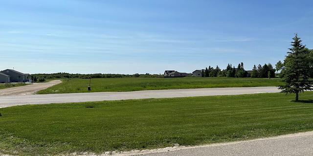 10 Autumnwood Drive, Gimli, MB