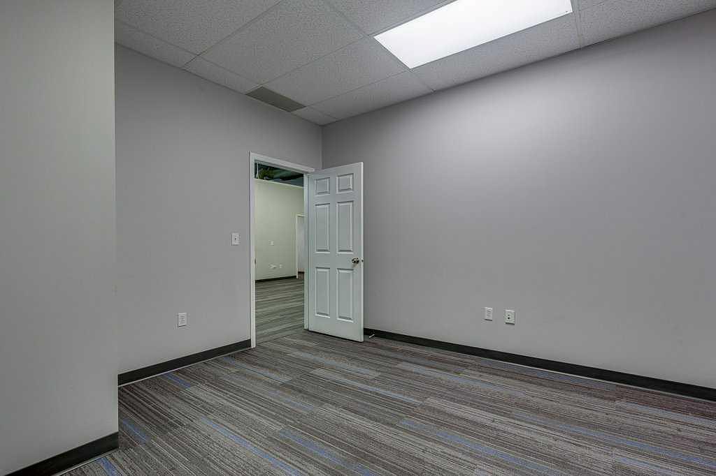 105 - 4807 50 Avenue, Red Deer, AB
