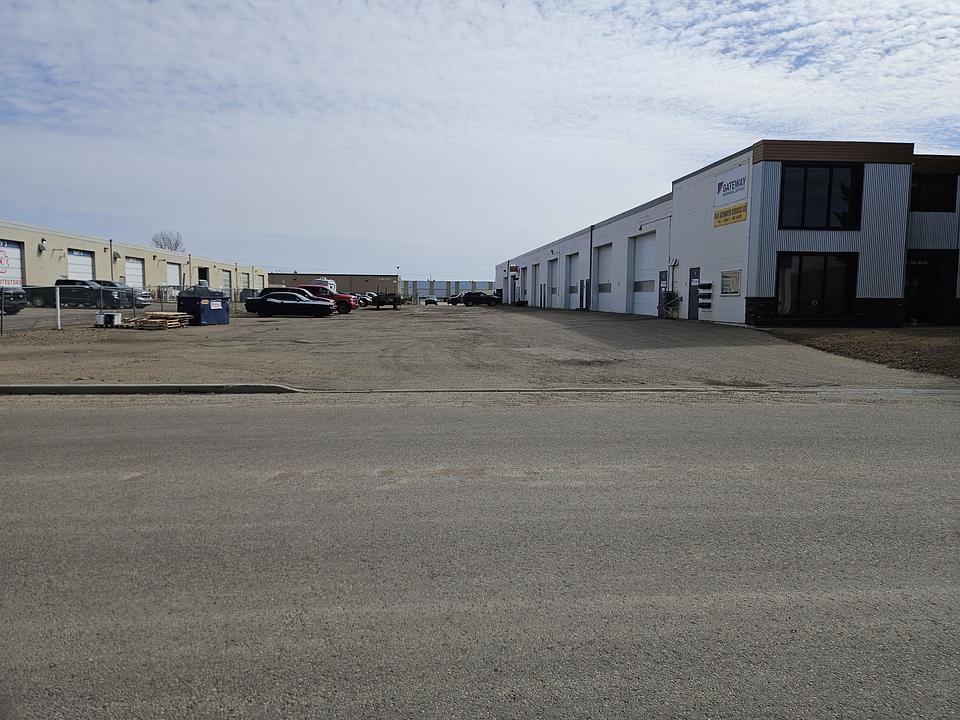 7887 49 Avenue, Red Deer, AB