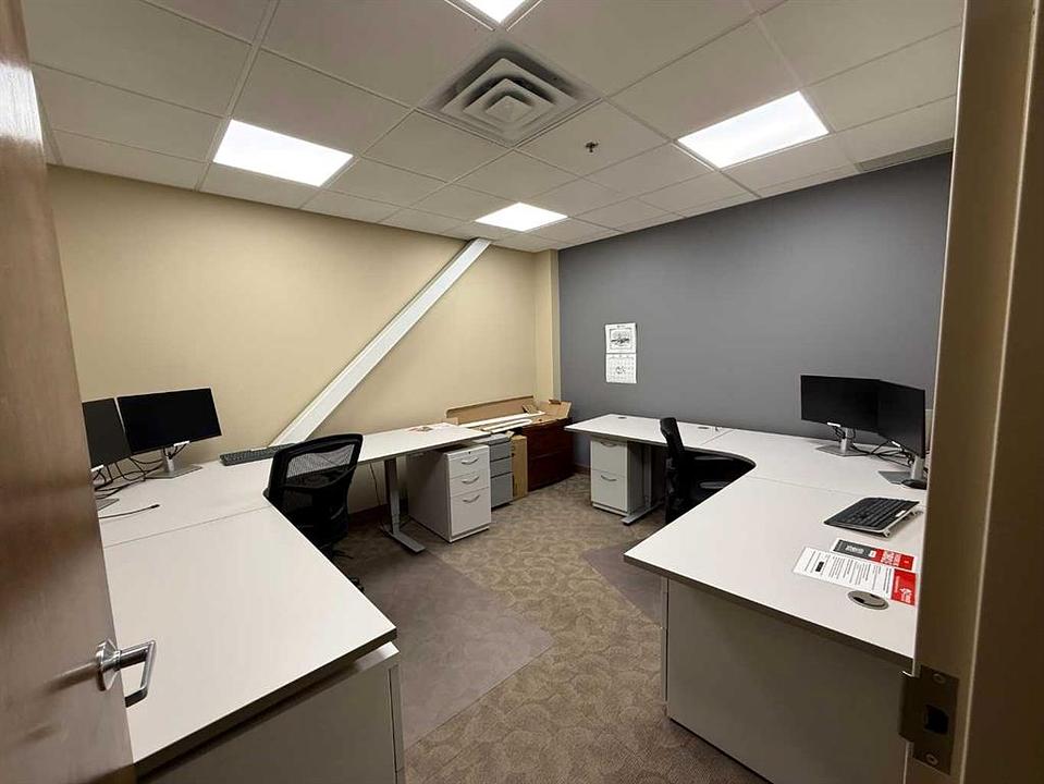 220 - 52 Gateway Drive Northeast, Airdrie, AB