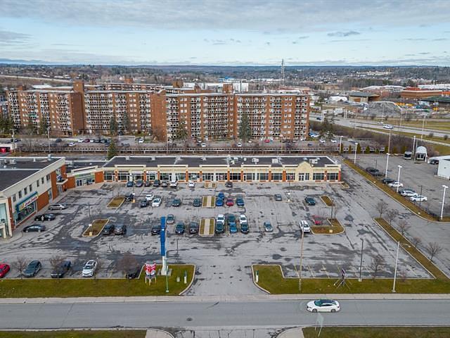 Local 103 - 28 Boulevard du Mont-Bleu, Gatineau, QC