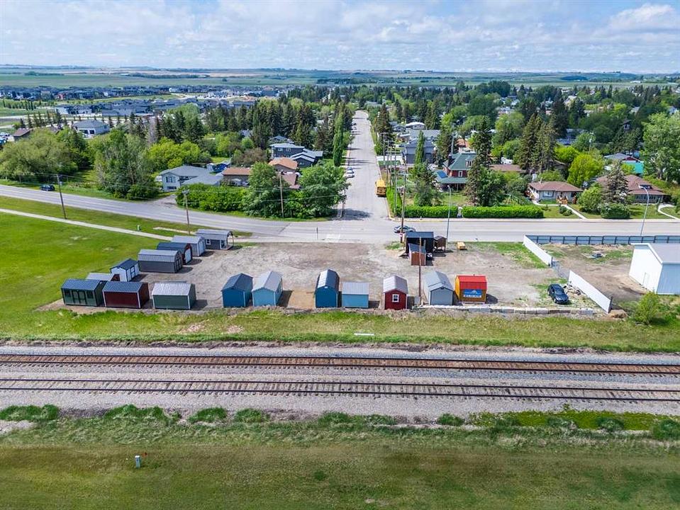 680 10th Avenue, Carstairs, AB